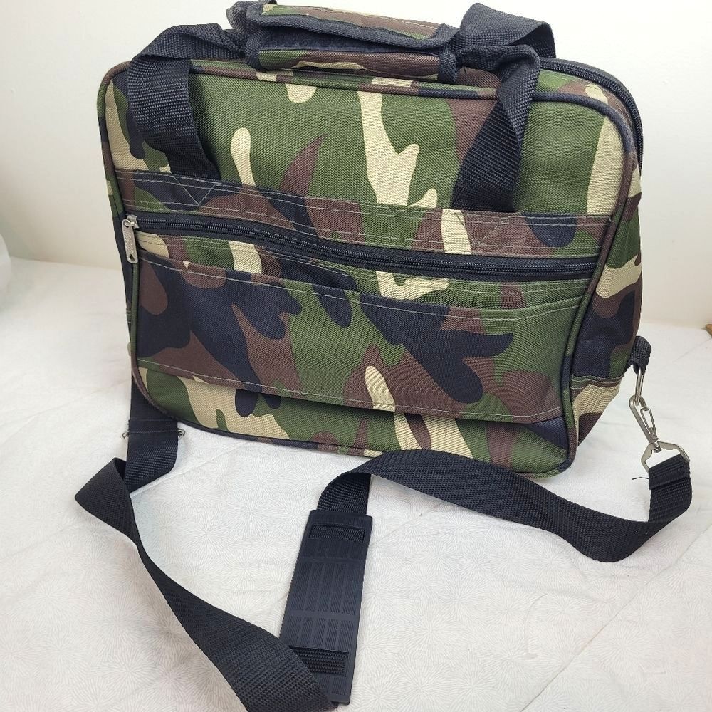 Rockland Small Carryon Travel Bag Green Camo Outside Zip Pockets Shoulder Strap